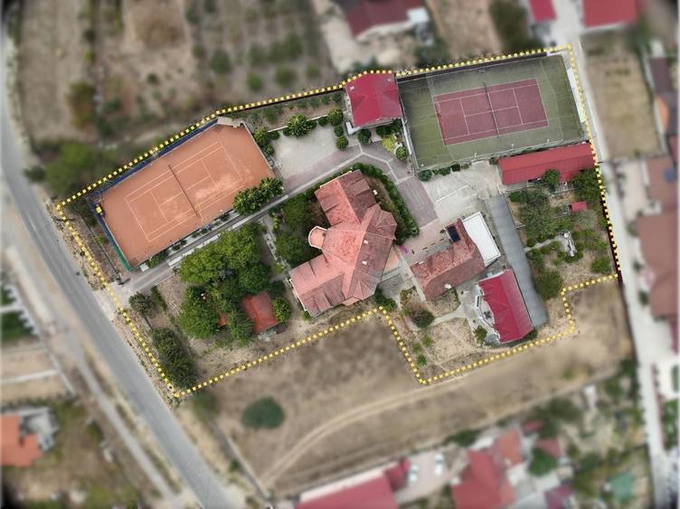 Hotel/Pensiune, de 850 mp, în Sânmartin