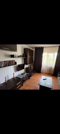 Apartament cu 2 camere decomandat în Sărari