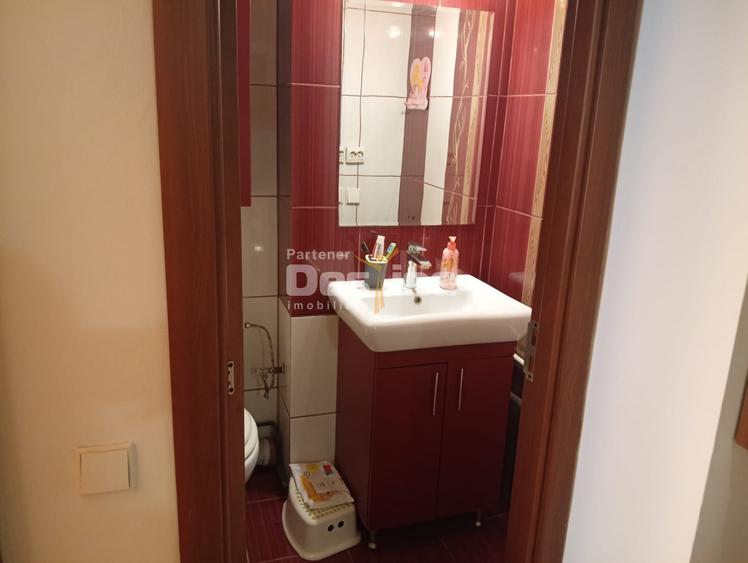 Apartament cu 4 camere decomandat, mobilat în 1 Mai