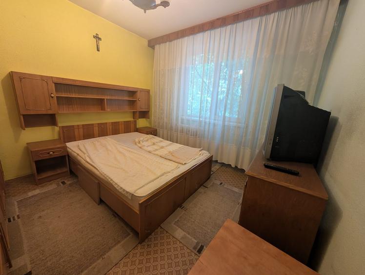 Apartament cu 3 camere semidecomandat în Drumul Taberei