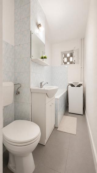 Apartament cu 2 camere semidecomandat în Girocului