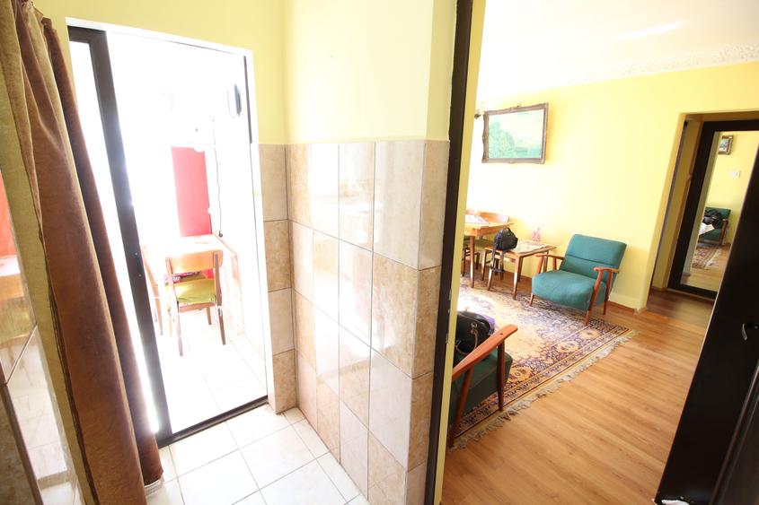 Apartament cu 2 camere semidecomandat, mobilat în Ultracentral