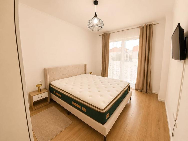 Apartament cu 2 camere semidecomandat, mobilat în Florești