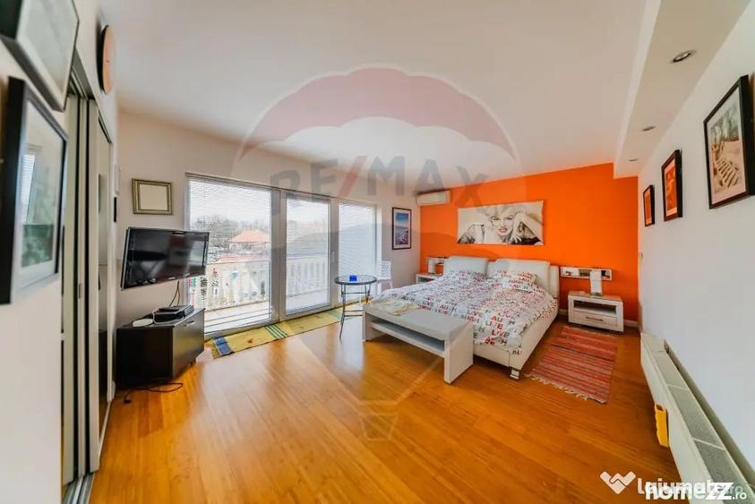 Casă cu 4 camere cu Teren 921 Mp în Subcetate