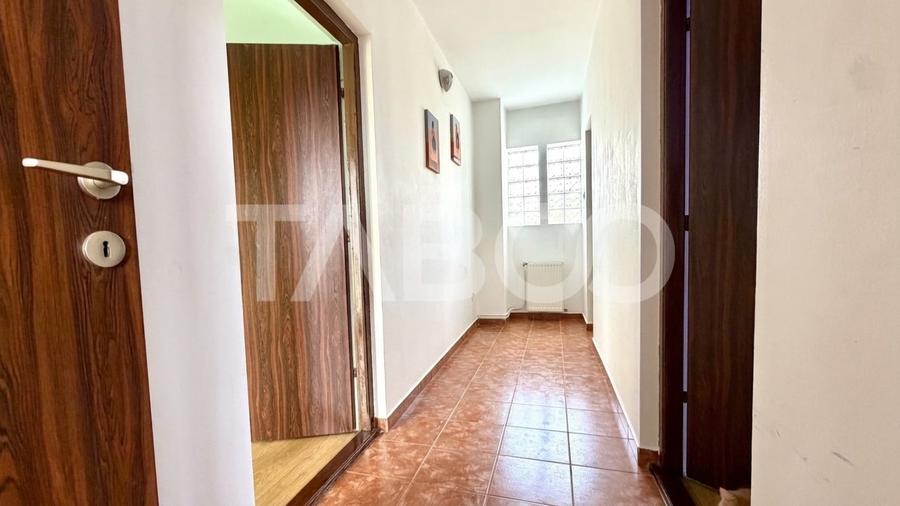 Apartament cu 2 camere semidecomandat, mobilat în Mărăști