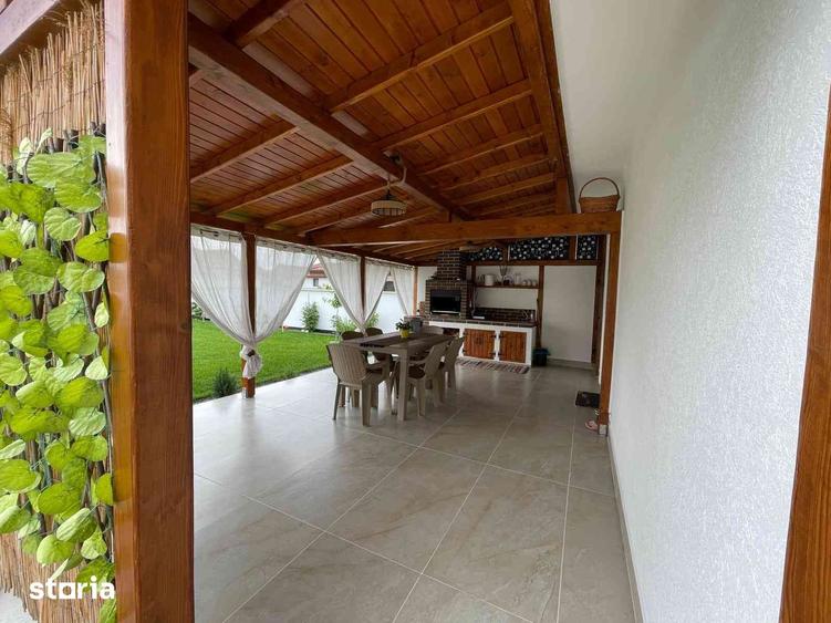Casă cu 3 camere cu Teren 500 Mp în Recea