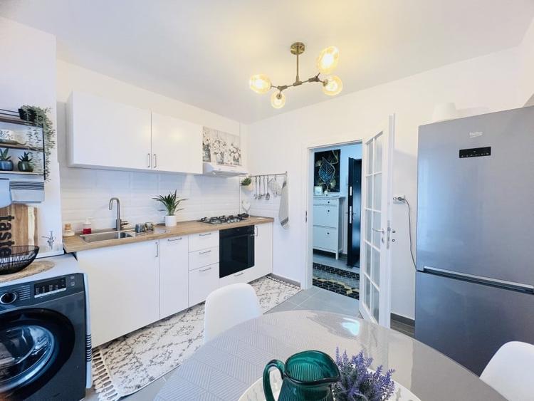 Apartament cu 2 camere decomandat, mobilat în Libertății