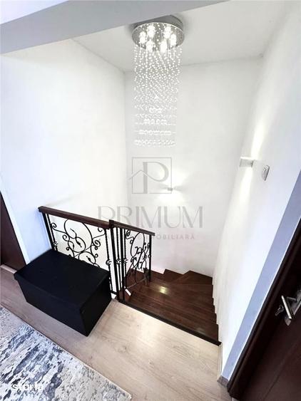 Apartament cu 5 camere decomandat în Lunei