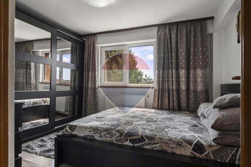Casă individuală cu 14 camere cu Teren 457 Mp în Rahova