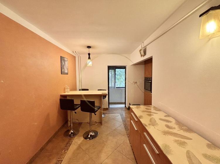 Apartament cu 3 camere, mobilat în Telegrafului