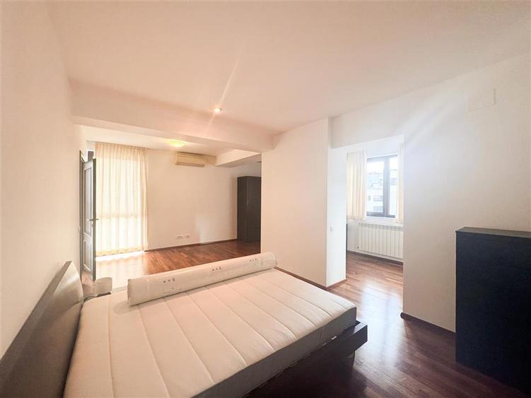 Apartament cu 3 camere decomandat, mobilat în Herăstrău