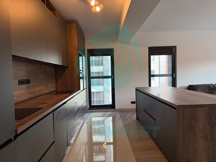 Apartament cu 3 camere semidecomandat, mobilat în Decebal
