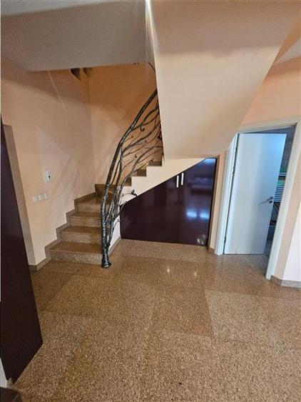 Apartament cu 4 camere decomandat în 9 Mai