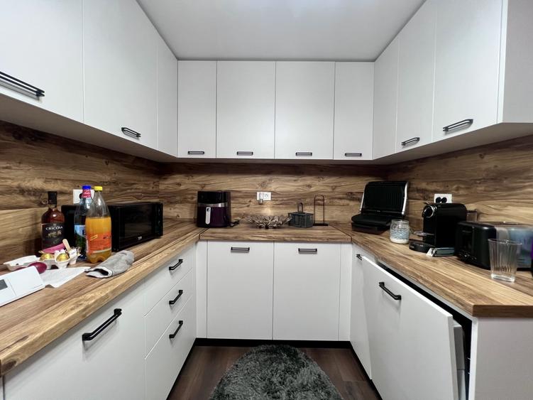 Apartament cu 3 camere decomandat, mobilat în Dâmbovița