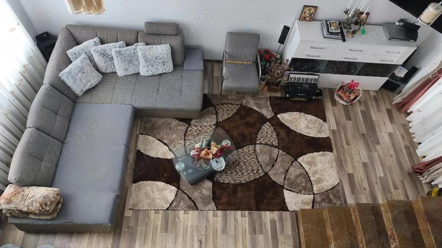 Casă cu Teren 569 Mp în Zăvoi