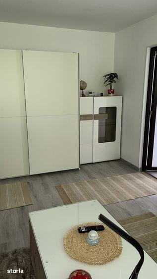 Apartament cu 2 camere semidecomandat în Tractorul