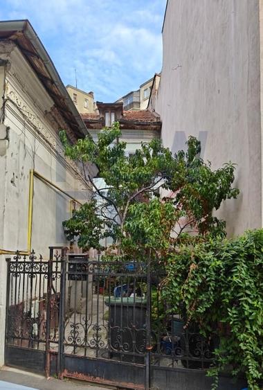 Apartament cu 2 camere semidecomandat, mobilat în Armeneasca