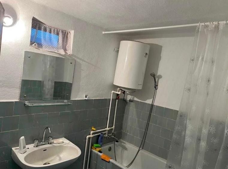 Casă cu 3 camere în Uiești