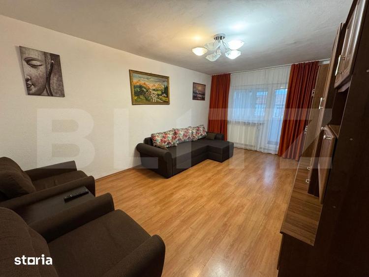 Apartament cu 3 camere decomandat, mobilat în Craiovița Nouă