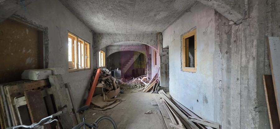 Casă cu Teren 187 Mp în Zamora
