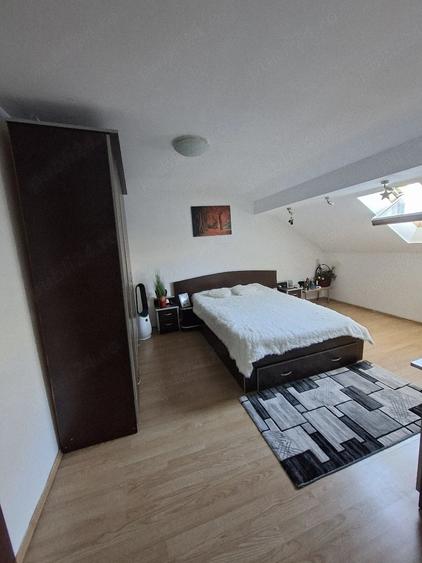Apartament cu 3 camere decomandat în Berceni