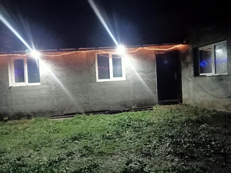 Casă individuală cu 4 camere cu Teren 2500 Mp în Pristol