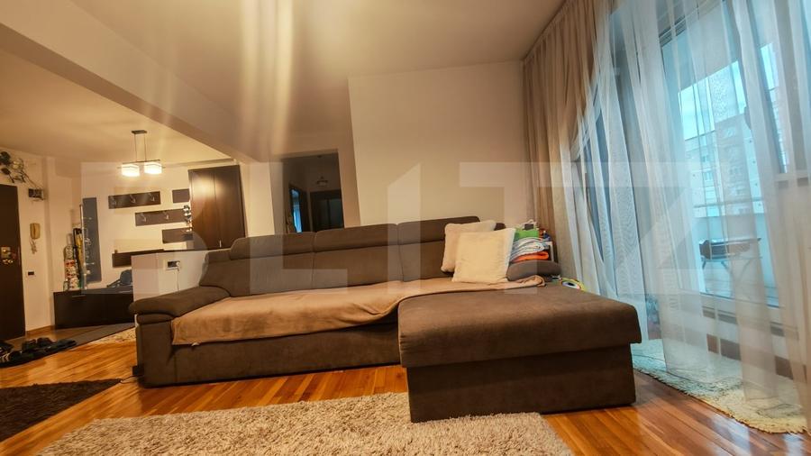 Apartament cu 3 camere decomandat, mobilat în Nufărul
