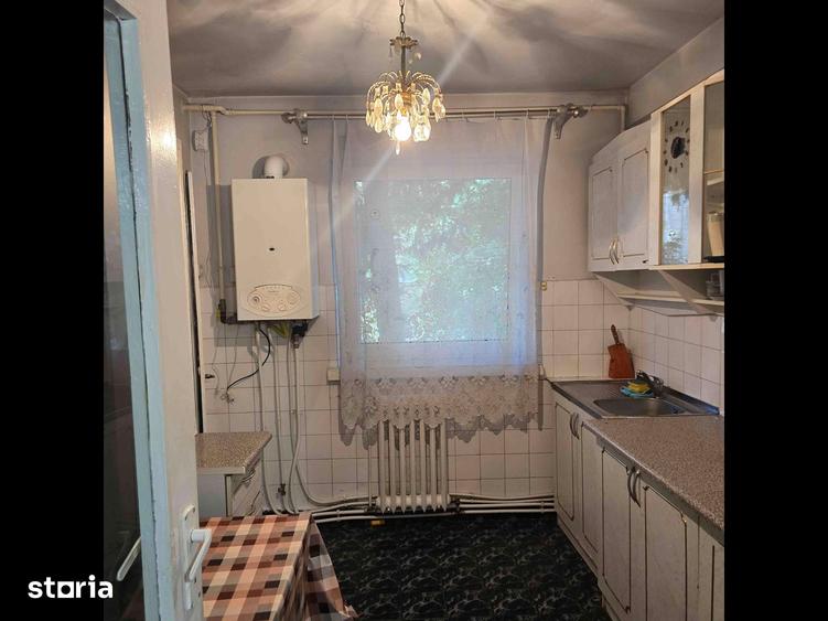 Apartament cu 3 camere în Progresul