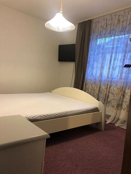Apartament cu 2 camere semidecomandat în Girocului