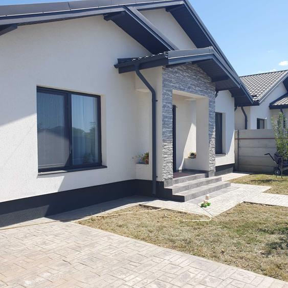 Casă cu 3 camere în Berceni