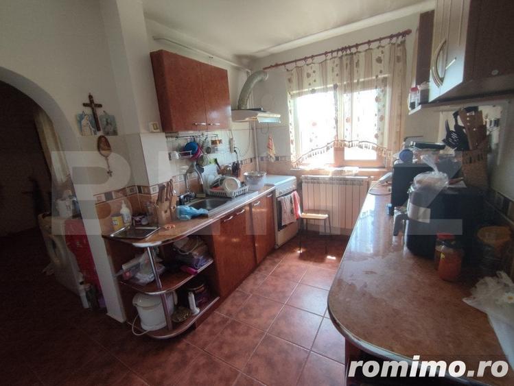 Casă cu 8 camere cu Teren 992 Mp în Cătămărești