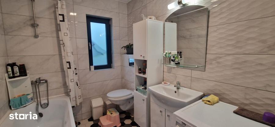 Casă cu 4 camere cu Teren 500 Mp în Bucium