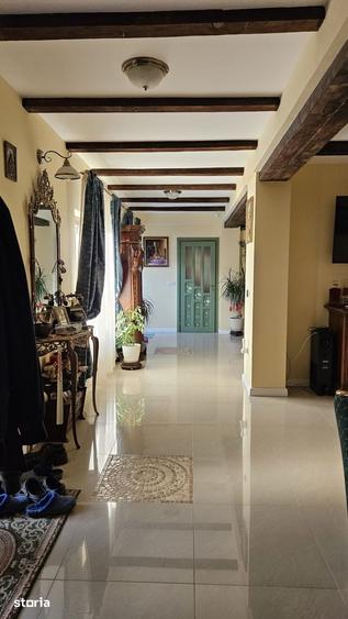 Casă cu 5 camere decomandat cu Teren 840 Mp în Lipovei