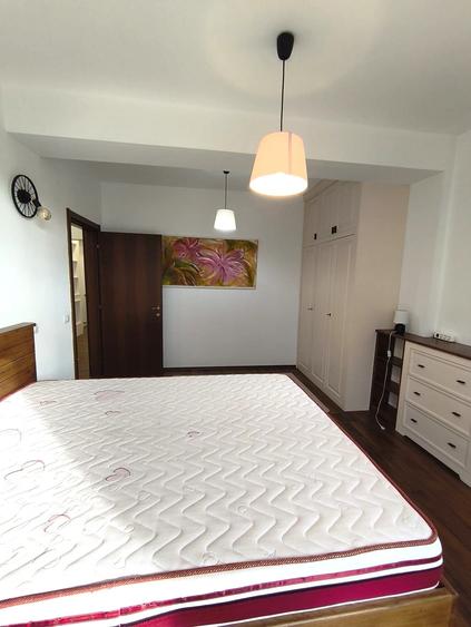Apartament cu 3 camere decomandat în Pipera