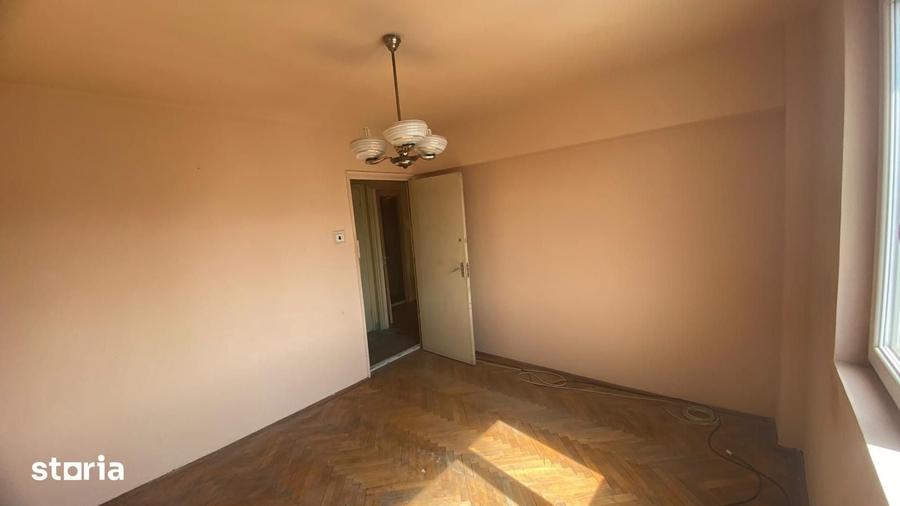 Apartament cu 2 camere semidecomandat în Vatra Luminoasă