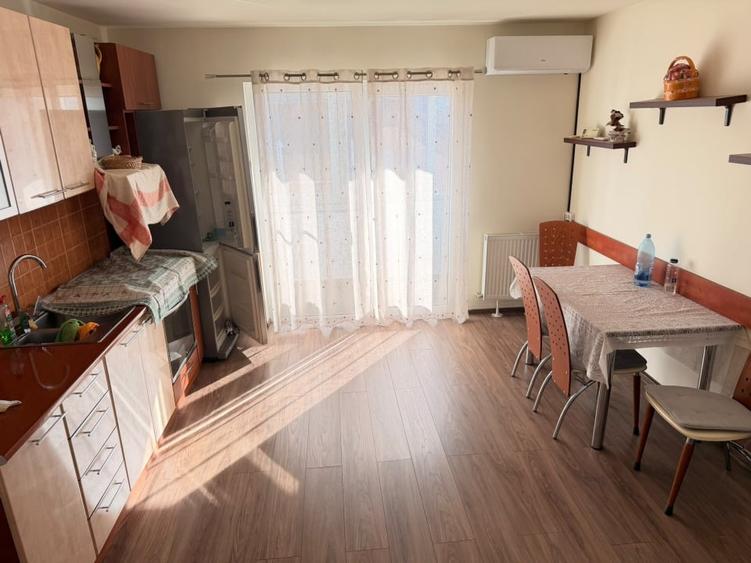 Apartament cu 2 camere decomandat, mobilat în Central