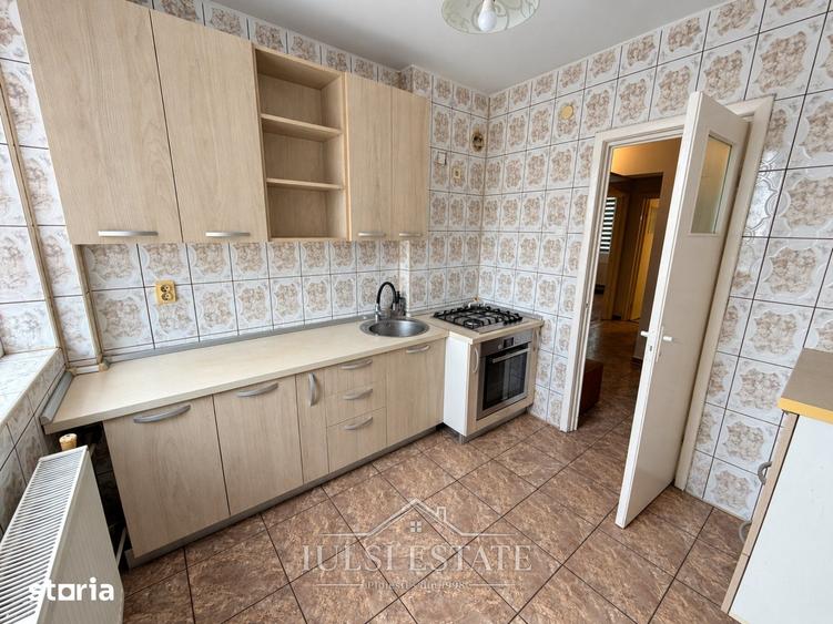 Apartament cu 3 camere decomandat în Andrei Mureșanu