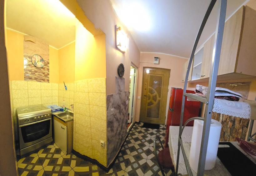 Garsonieră semidecomandată în Central