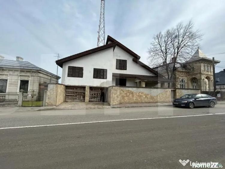 Casă cu 7 camere cu Teren 900 Mp în Dorohoi