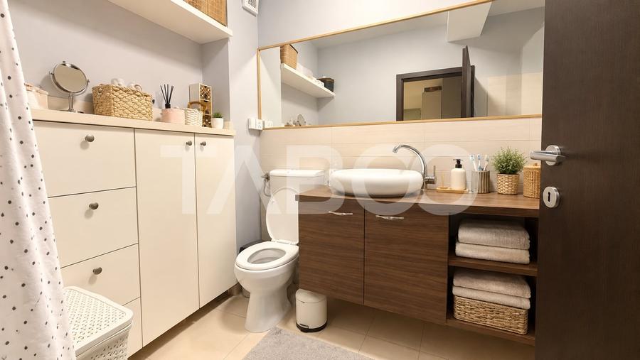 Apartament cu 3 camere semidecomandat, mobilat în Florești