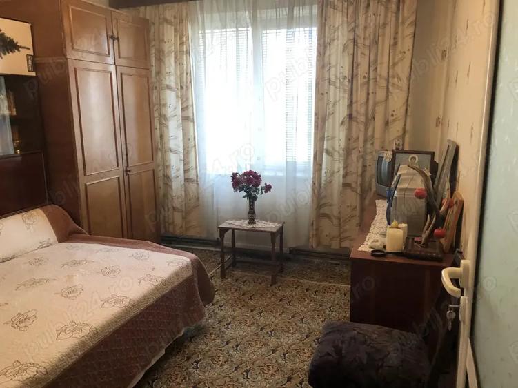 Apartament cu 4 camere decomandat în Sebastian