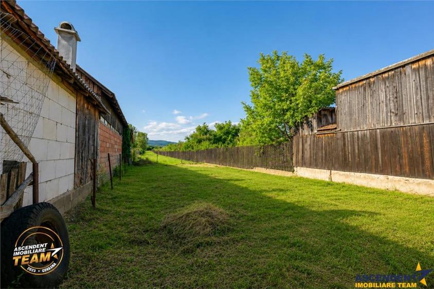 Casă cu 4 camere cu Teren 412 Mp în Brețcu
