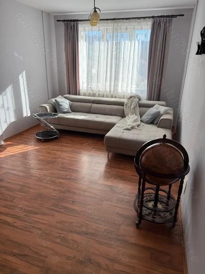 Apartament cu 3 camere decomandat în Astra
