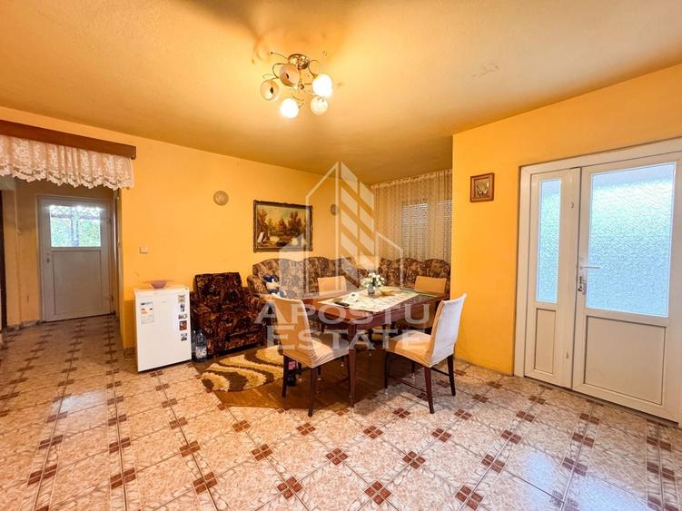 Casă individuală cu 4 camere cu Canalizare în Bârcea Mare