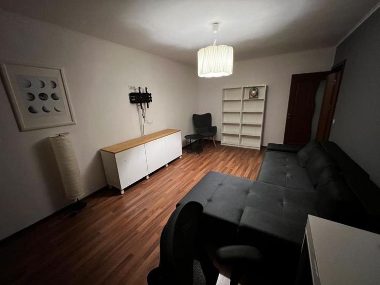 Apartament cu trei camere decomandat , pe strada Henri Coanda - 2
