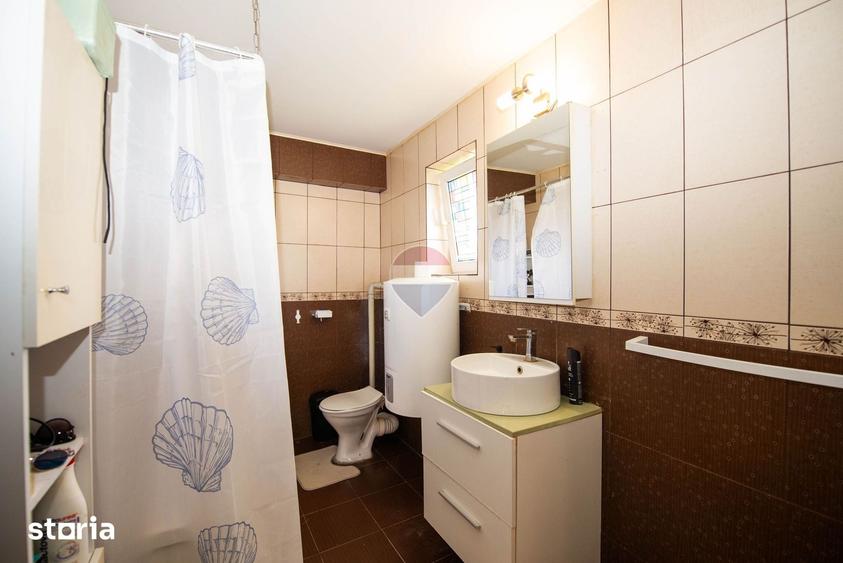 Casă cu 7 camere cu Teren 383 Mp în Berceni