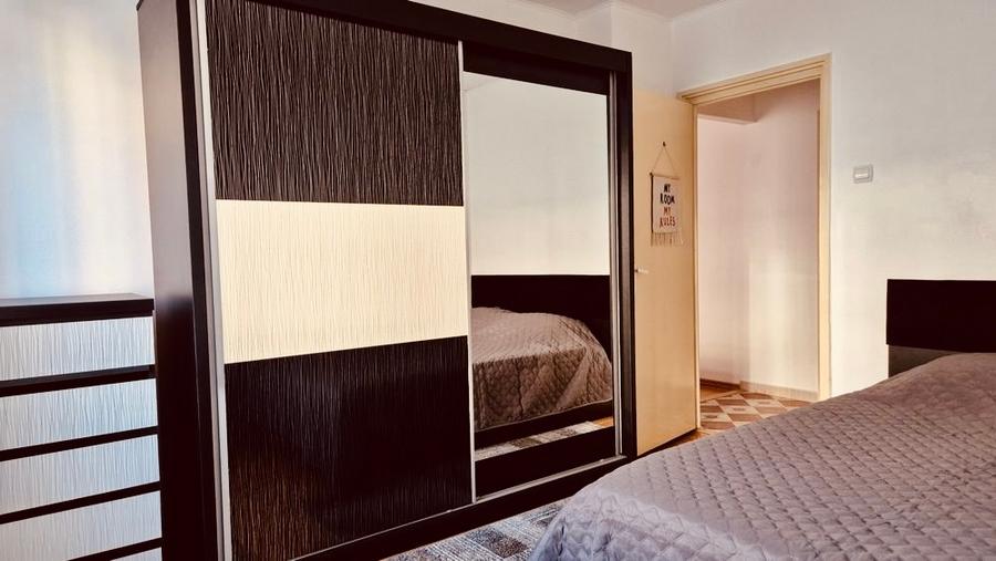 Apartament cu 2 camere semidecomandat, mobilat în P-ța Muncii