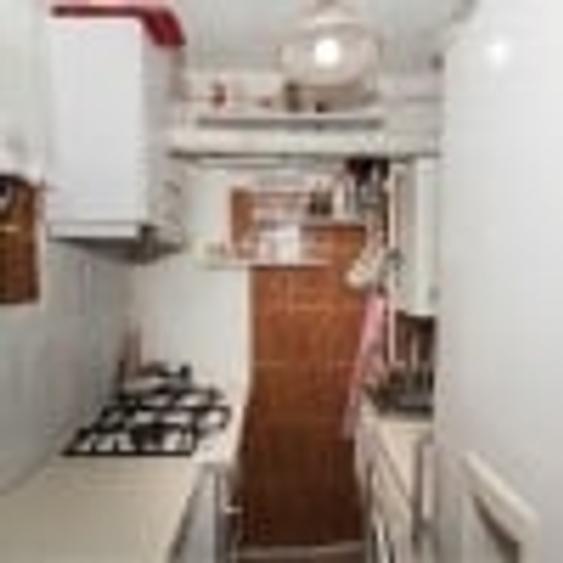 Apartament cu 3 camere semidecomandat, mobilat în Ștefănești