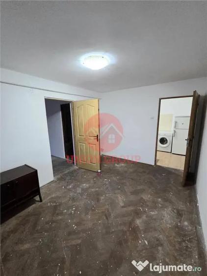 Apartament cu 2 camere semidecomandat în Brotăcei