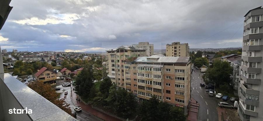 Apartament cu 3 camere decomandat în George Enescu